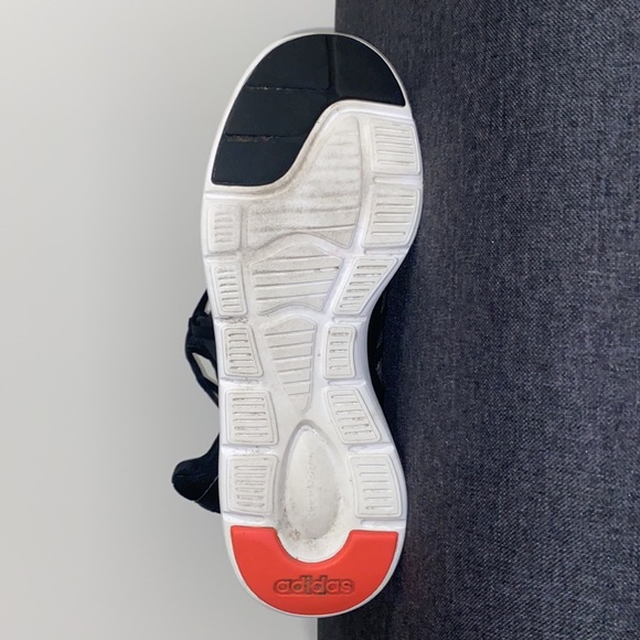 Adidas black cloudfoam sneakers! Used but great condition. True to size - Picture 3 of 5